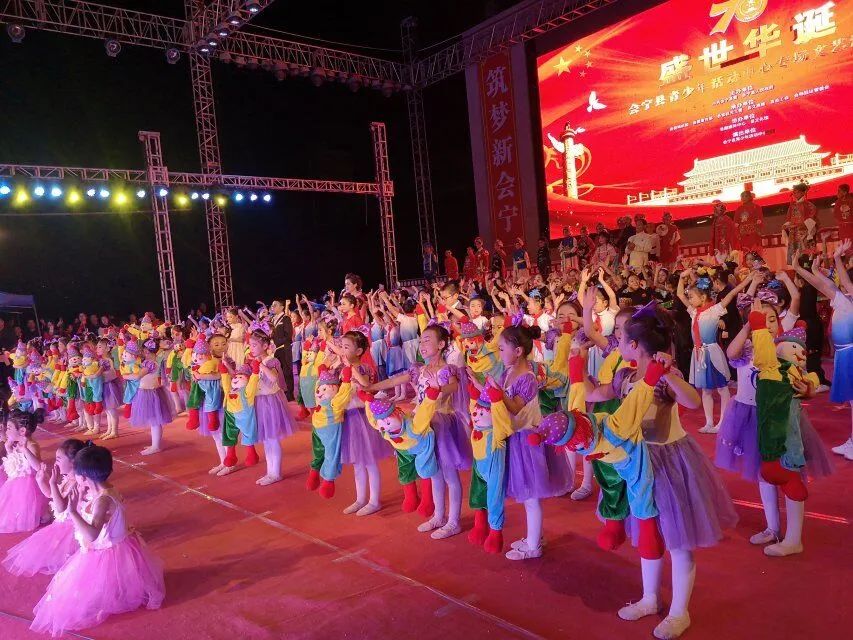 青年之家揭牌凝聚青春力量,凝聚青春力量服务乡村振兴