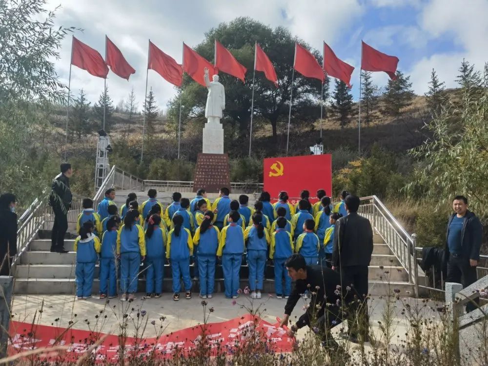 青年之家揭牌凝聚青春力量,凝聚青春力量服务乡村振兴