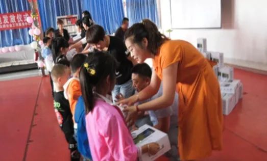 青年之家揭牌凝聚青春力量,凝聚青春力量服务乡村振兴