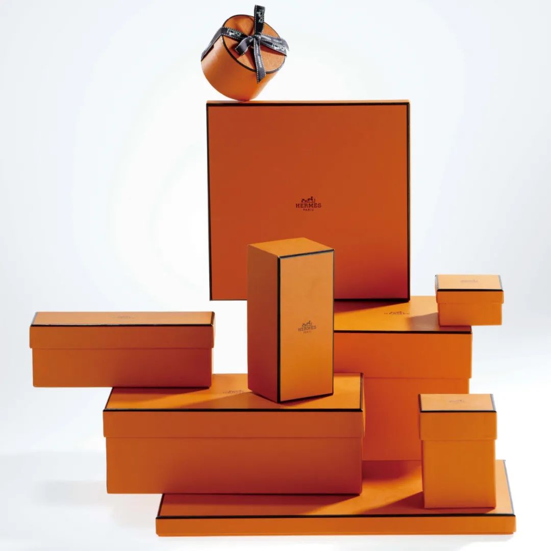 为了盒子而买的东西,买了一盒钻戒