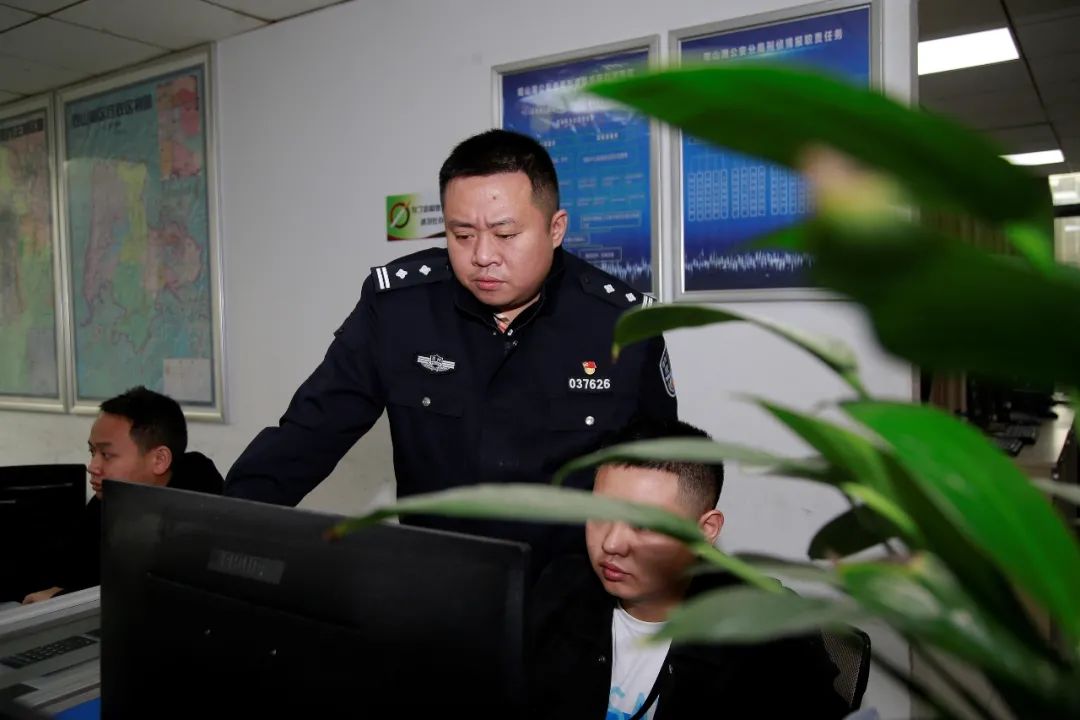 坚持政治建警全面从严治警展示牌,坚持政治建警全面从严治警效果图