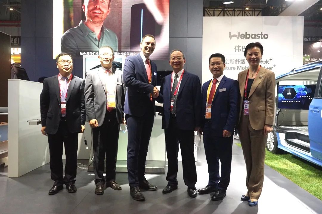 参展闵行企业有啥亮点？跟着区领导逛进博就知道了