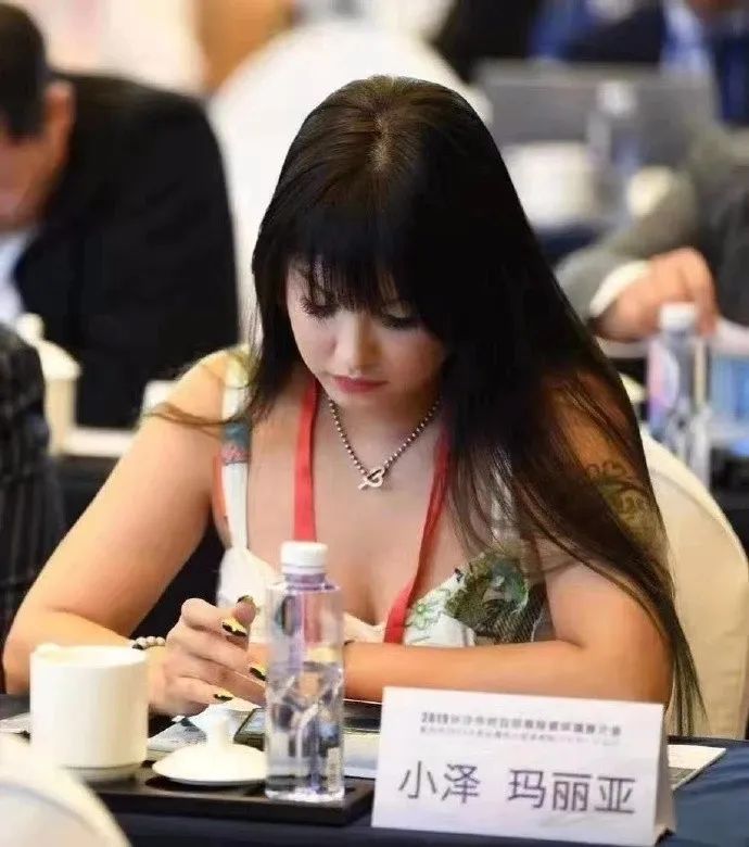 被女主播的直播间拉黑怎么能恢复,主播被阴婚