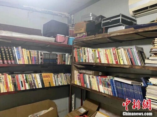 一个被收废品耽误的“段子手”火了：每天有几万人等着看他又捡了啥宝贝……