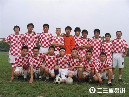 毕业18年再次回到高中母校,毕业18年后重聚校园