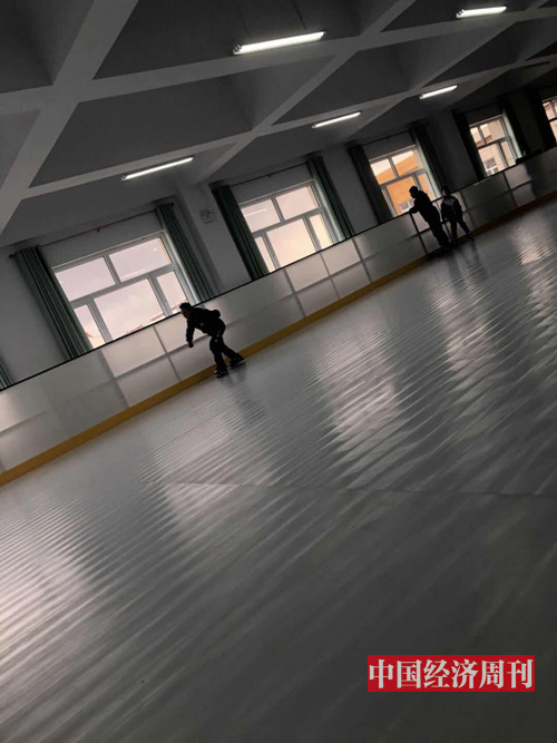 曾穷得留不住年轻人的“遗鸥之乡”，有个北京好“兄弟”