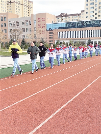 从“被动应试”到“主动锻炼”