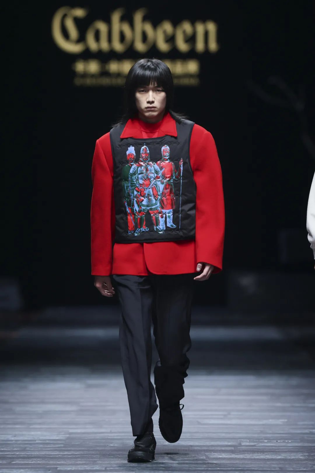 2023秋冬上海时装周秀场设计,2020春夏上海时装周展会分析