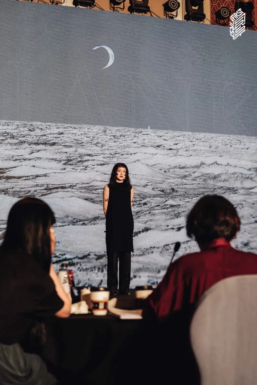 到片场去，从矿区、*子烟电**、TVB和甜宠剧开始