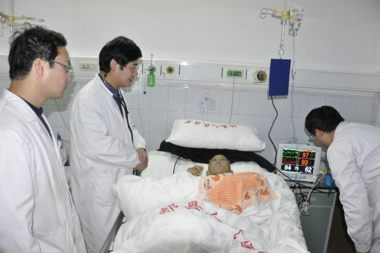 郏县人民医院血汗管内科主任万迎杰和他的团队在救死扶伤追求卓越的路上将医者仁心进行到底