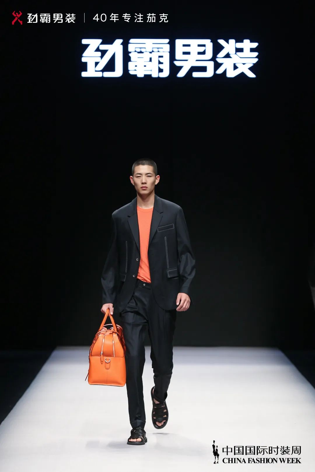 劲霸男装40周年：信仰飘扬，梦想延续