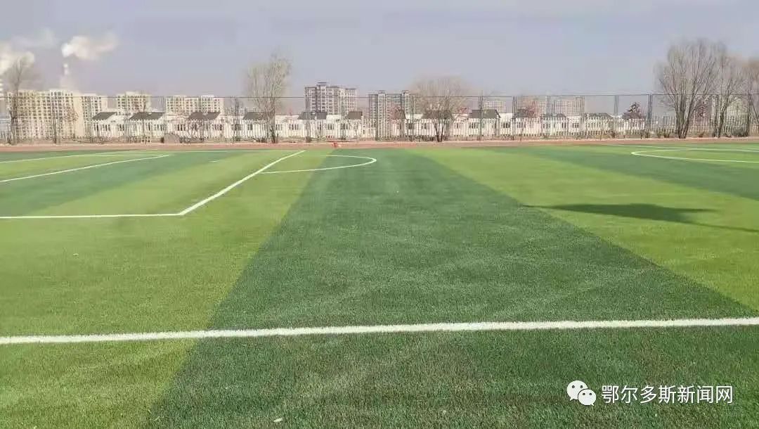 今年东胜区新建几所学校,东胜主校区操场