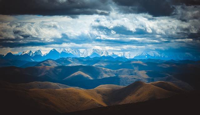 以山川为歌，奔赴一场和远方的约会