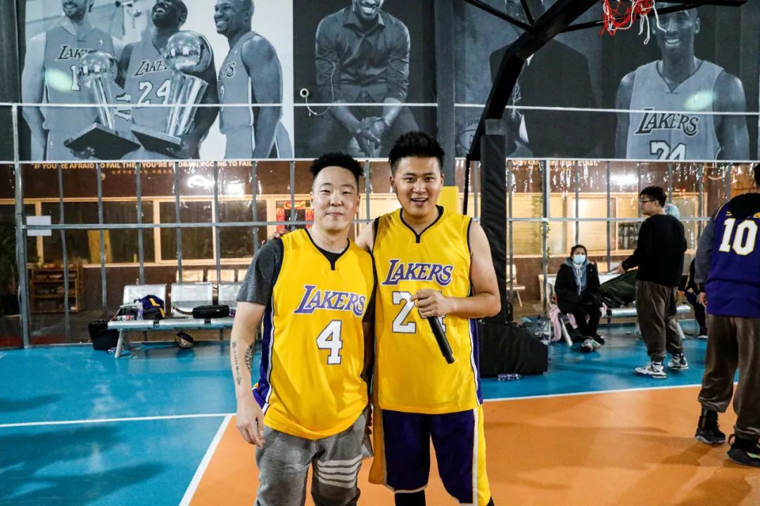 猴哥痞幼上车,猴哥痞幼走红毯