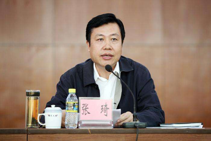 主编有态度|海口原市委书记被查次日，司机被留置调查，法纪合力破解“一人得道鸡犬*天升**”