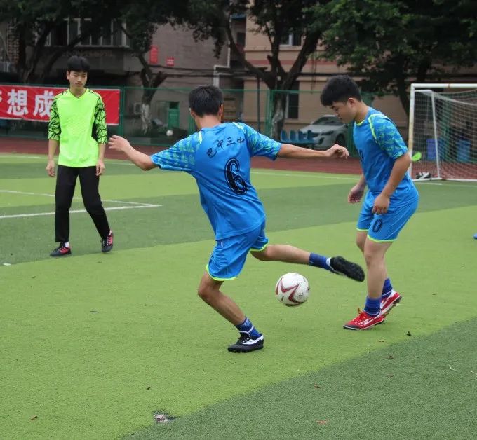 第四届贡嘎杯足球高校组直播,校园足球比赛精彩瞬间贡嘎杯