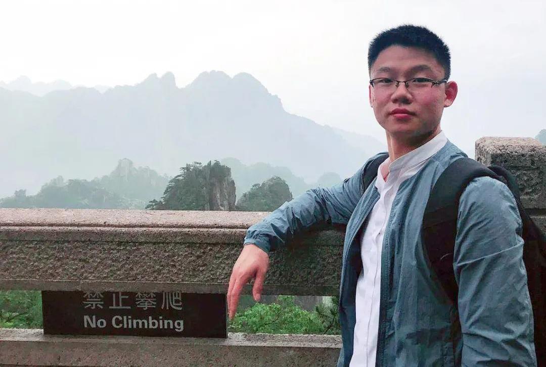 向优秀看齐向榜样靠拢,向优秀的前辈们看齐