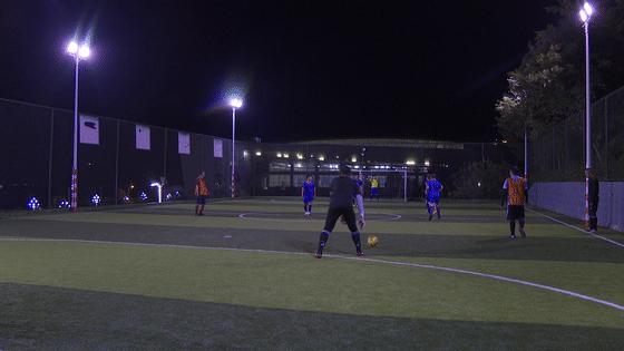 激情绿茵运动会入场,足球邀请赛激情开赛