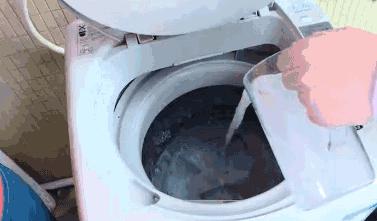 白衬衫发黄洗白小窍门用小苏打,发黄衬衫怎样才能洗白