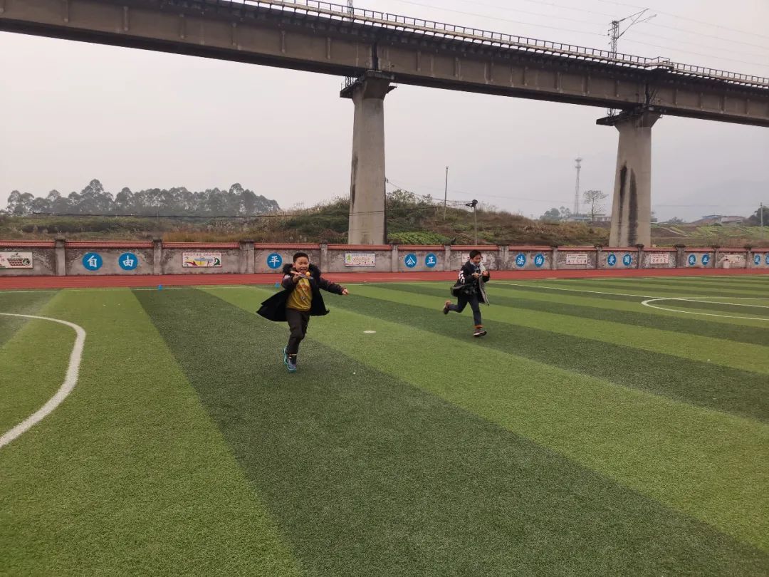 小学生疫情主题运动会开幕表演,韩庄镇中心小学趣味运动会