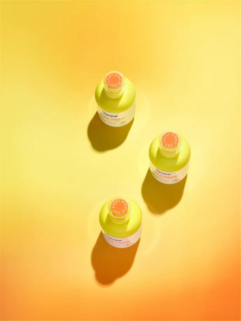 全球新品105：彩色粉底、防晒精华等新概念产品上市/新锐年末推联名、上礼盒