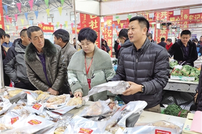 从“快递下乡”到“直播带货”电商发展给莫旗乡村经济带来活力