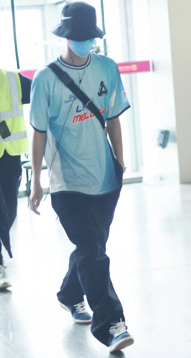 年度会穿榜单来了你爱豆同款都在这儿！快买