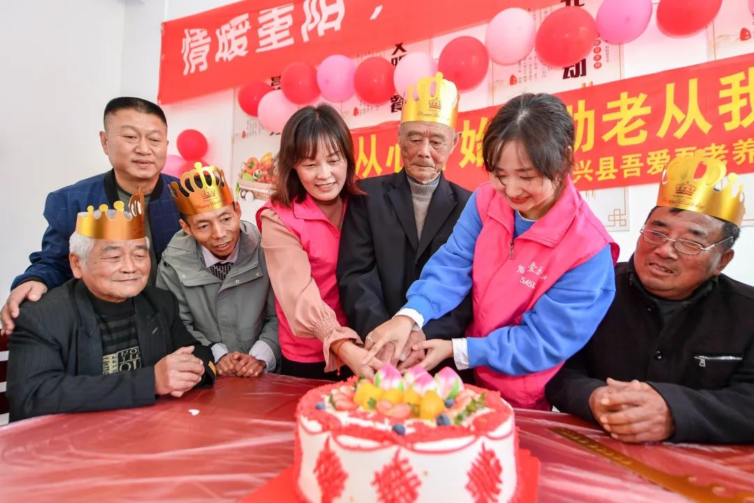 这些*款贷**可以延续、这些商品明年要降关税……民生大事件件重要！