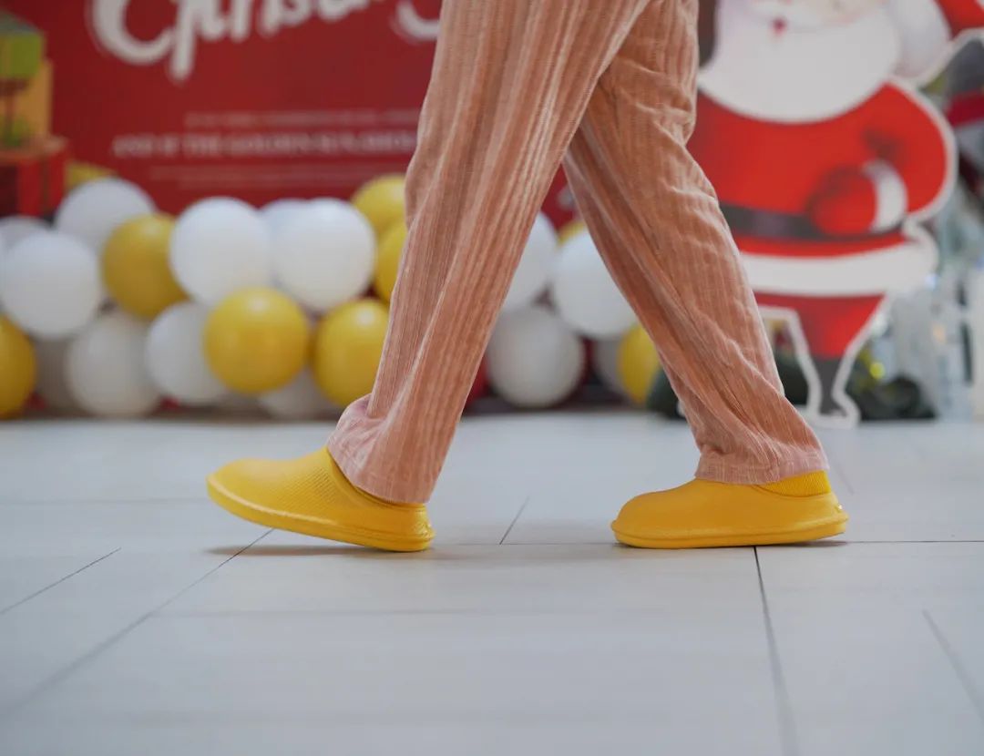 穿着舒服加绒防雨鞋,冬季慵懒风鞋防水