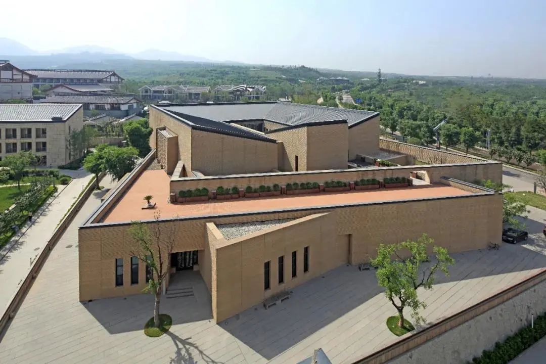 走出《大秦赋》！明天跟着9号线去西安临潼度假区邂逅炫“彩”之旅