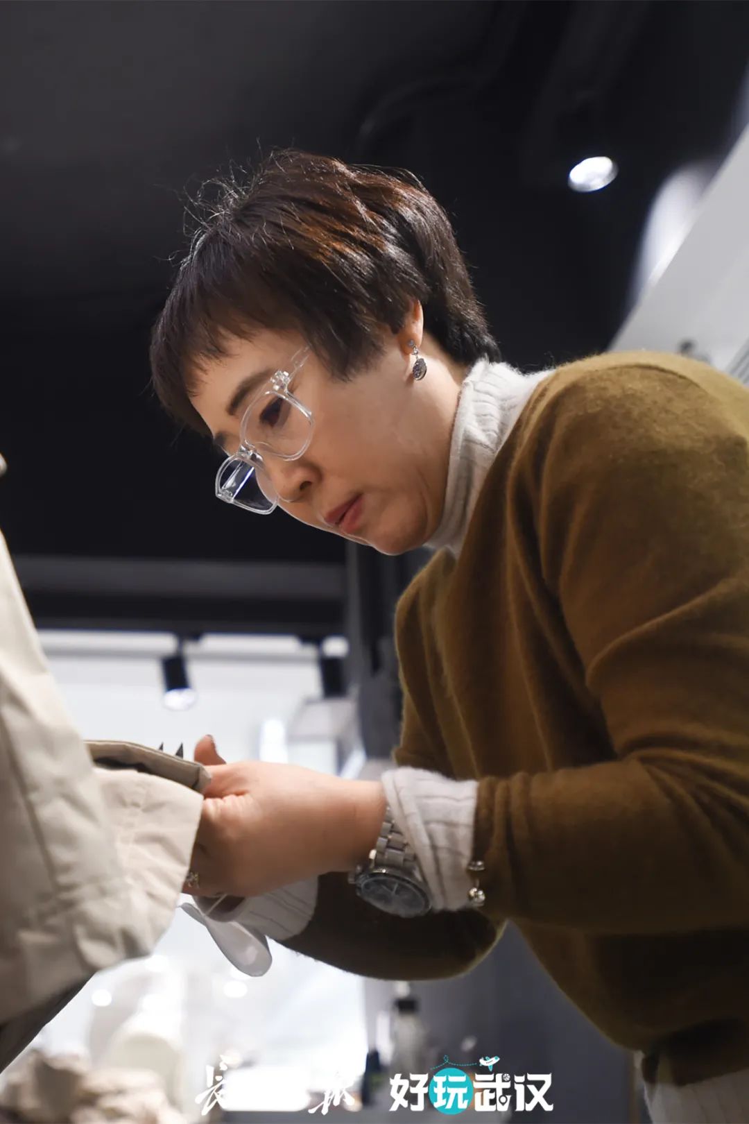 80多韩国老板，一街潮人，还以为是首尔东大门