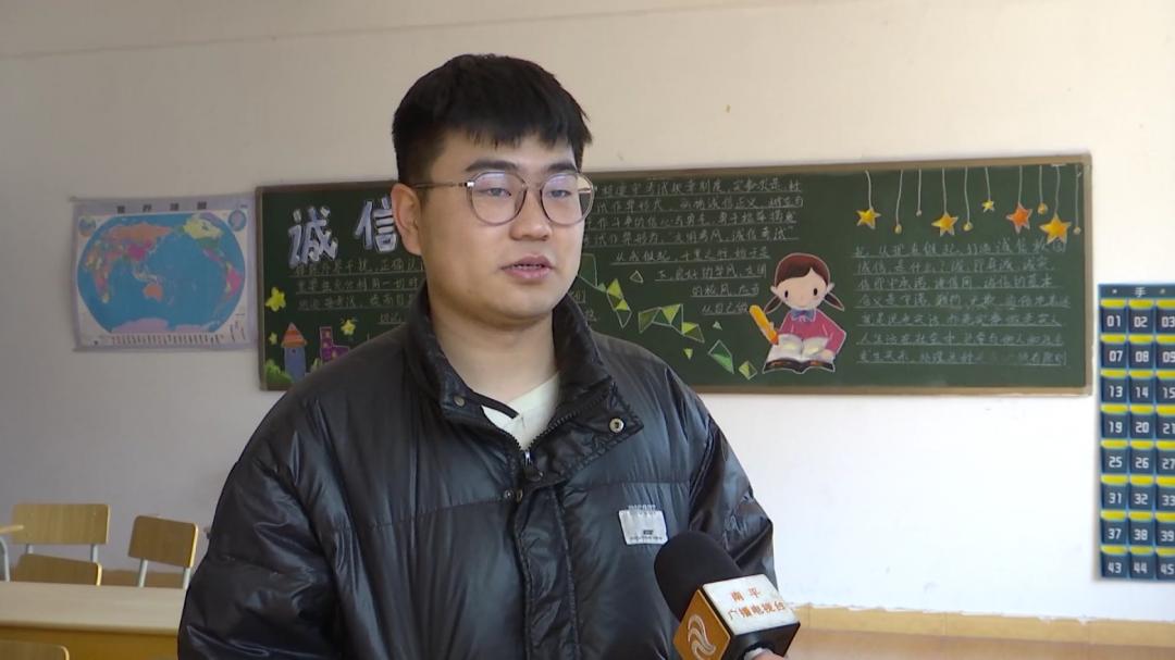 疫情期间停课不停学鼓励学生学习,疫情防控不放松返校复学