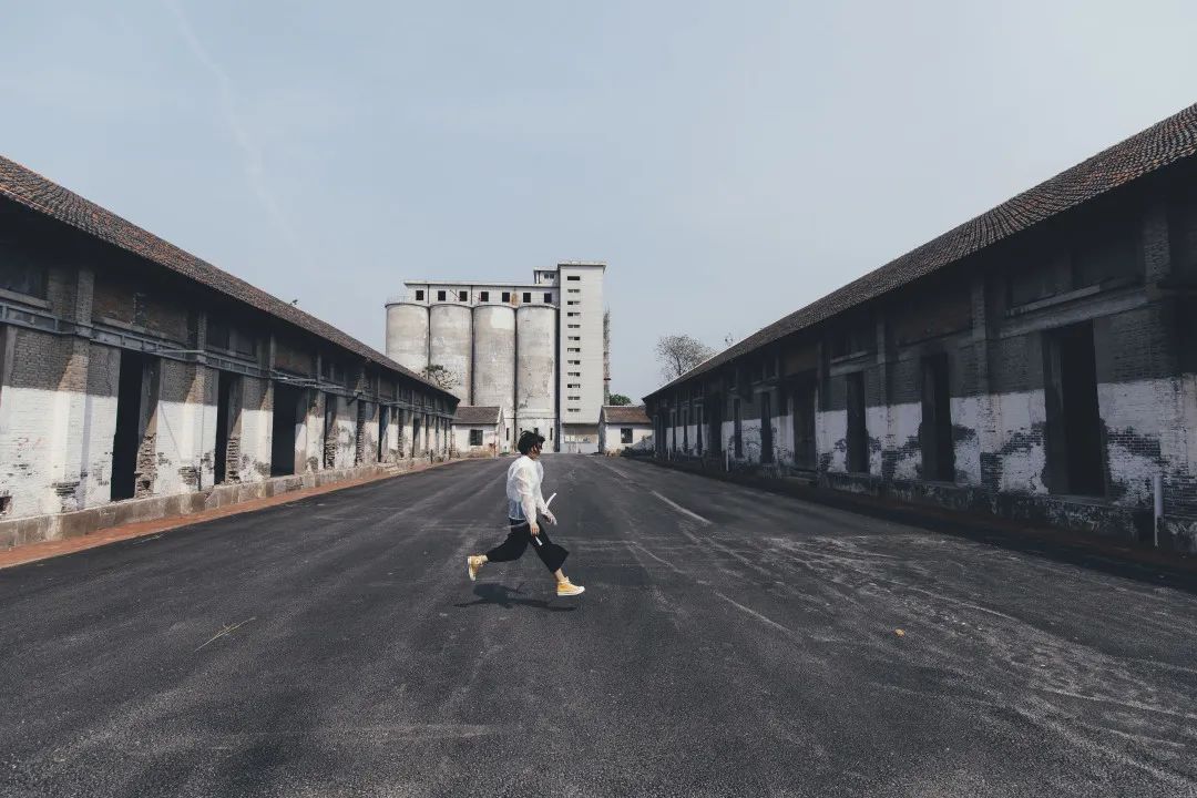 上海松江足球公园,篮球场绿茵场