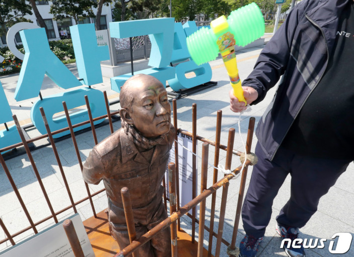 闊╁浗鎬荤粺琚寚鎺у摢浜涚姜,鍥涗换闊╁浗鎬荤粺