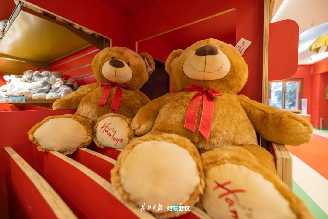 汉街最大玩具店,逛超大玩具店