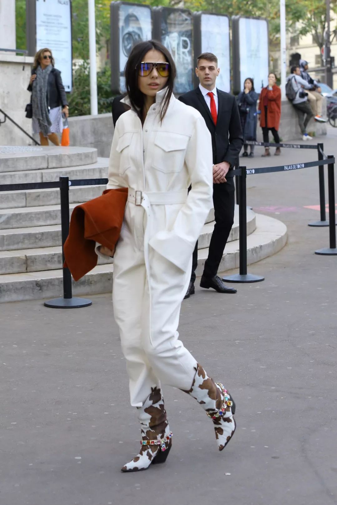 看泫雅的搭配,周冬雨泫雅撞衫