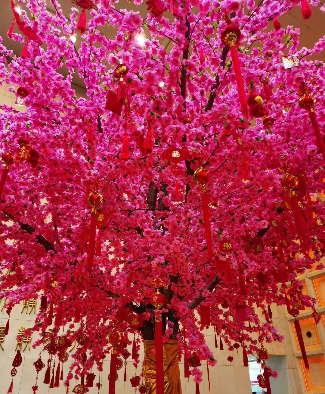 新春新妆显贵显质感的日常妆容,新春氛围办公楼