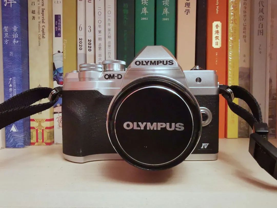 外形骚气还能干活的微单相机奥林巴斯E-M10MarkIV