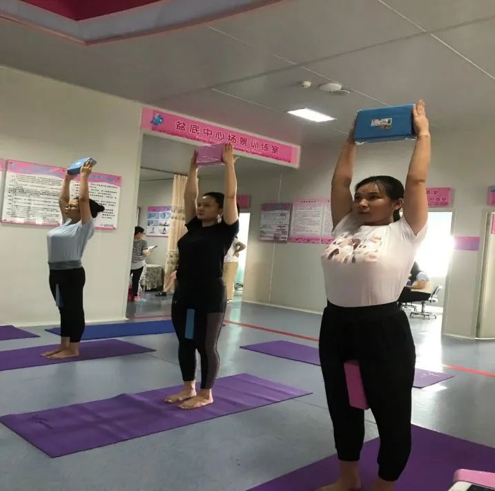 妇科专家在练的5招瑜伽，让你的轻中度子宫脱垂回位