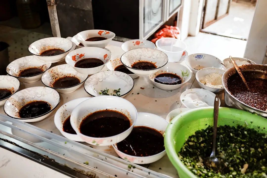 满地都是30年老店，温江真是太吓人了