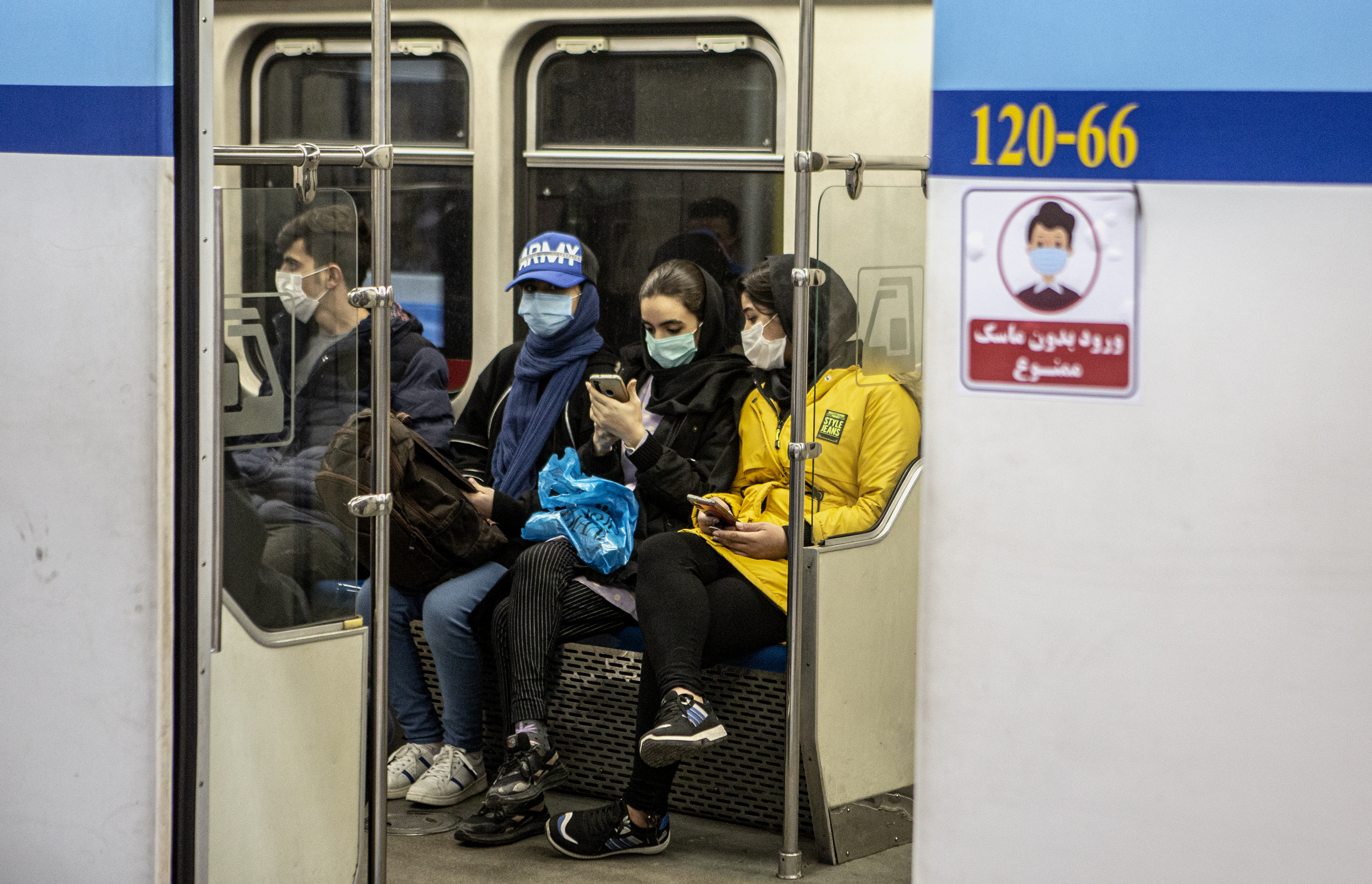 驻外手账|买金鱼、备“七鲜”，伊朗人这样过新年