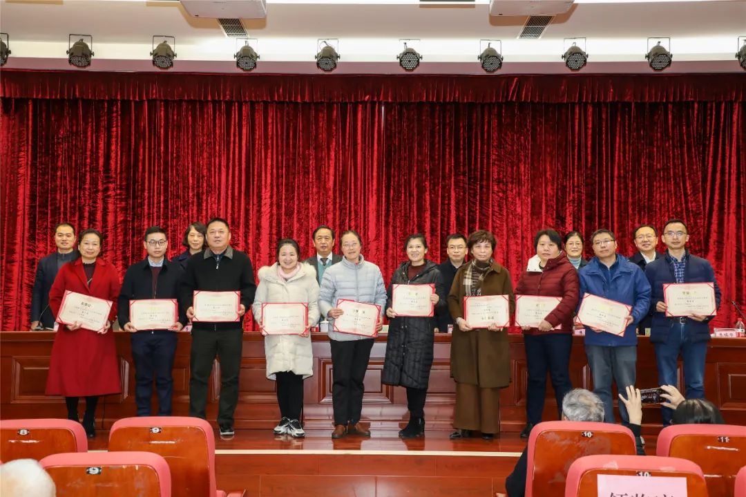 坚守初心使命勇担责任,坚守初心勇担使命简短