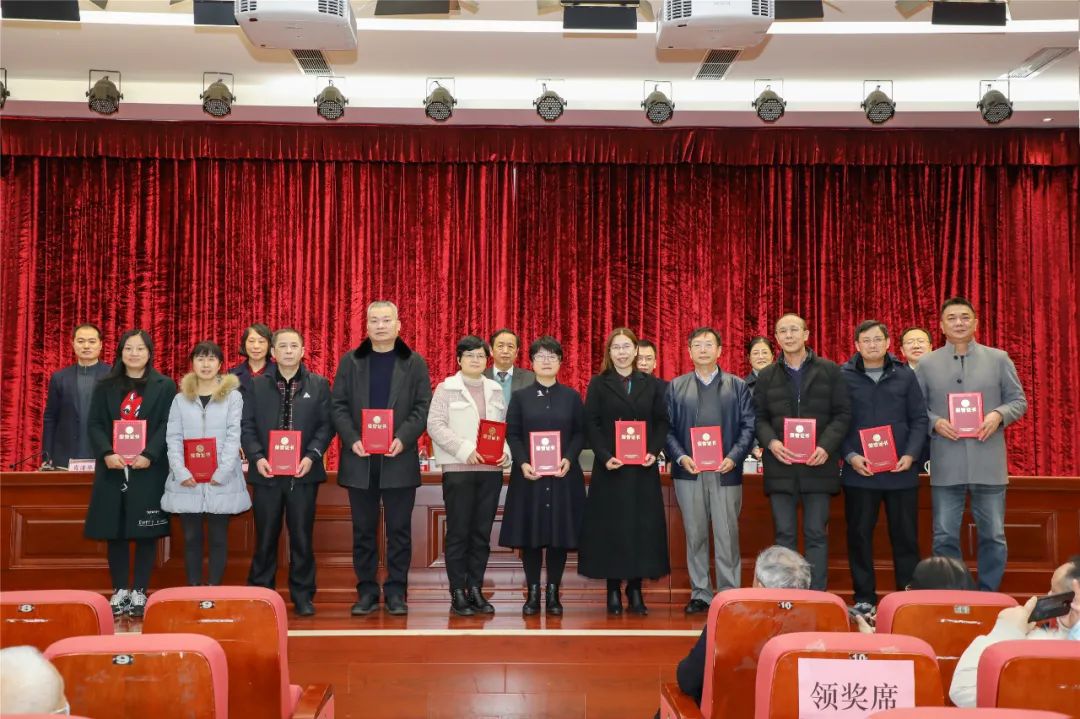 坚守初心使命勇担责任,坚守初心勇担使命简短