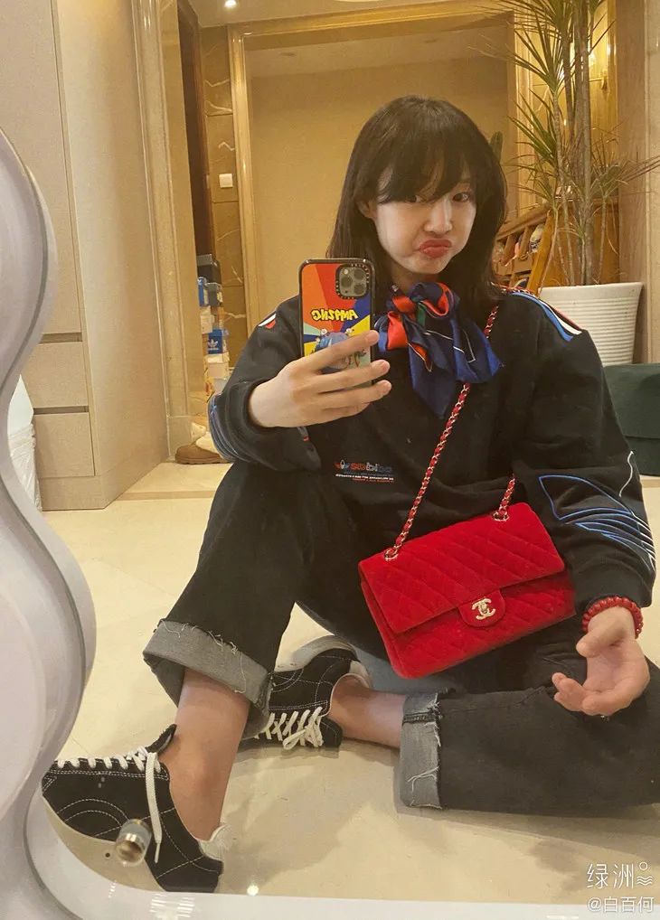 白百何坎肩卫衣,白百何ootd穿搭