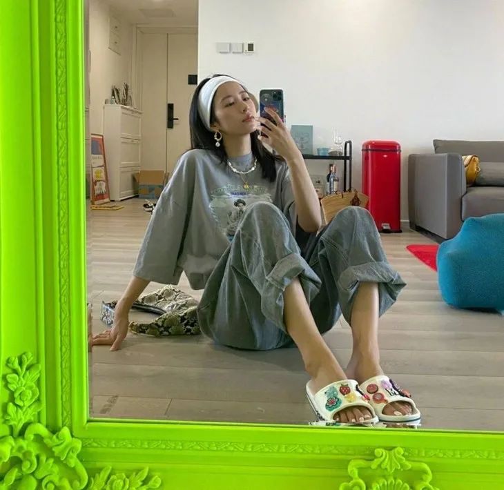 白百何坎肩卫衣,白百何ootd穿搭