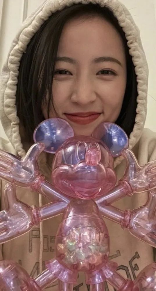 白百何坎肩卫衣,白百何ootd穿搭