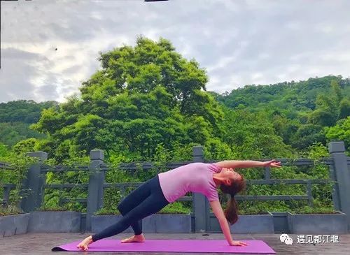 青城山开了家很网红的民宿,民宿探店成都