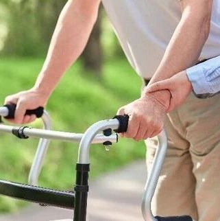 给老年人换保姆多了好吗,如何处理老人与保姆的关系