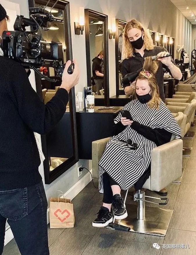 司机女儿冒充千金大小姐,卡车司机女儿假扮名媛