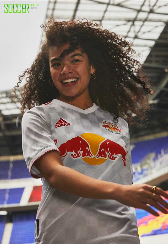 公牛队主场球衣颜色,纽约红牛温哥华红帽足球